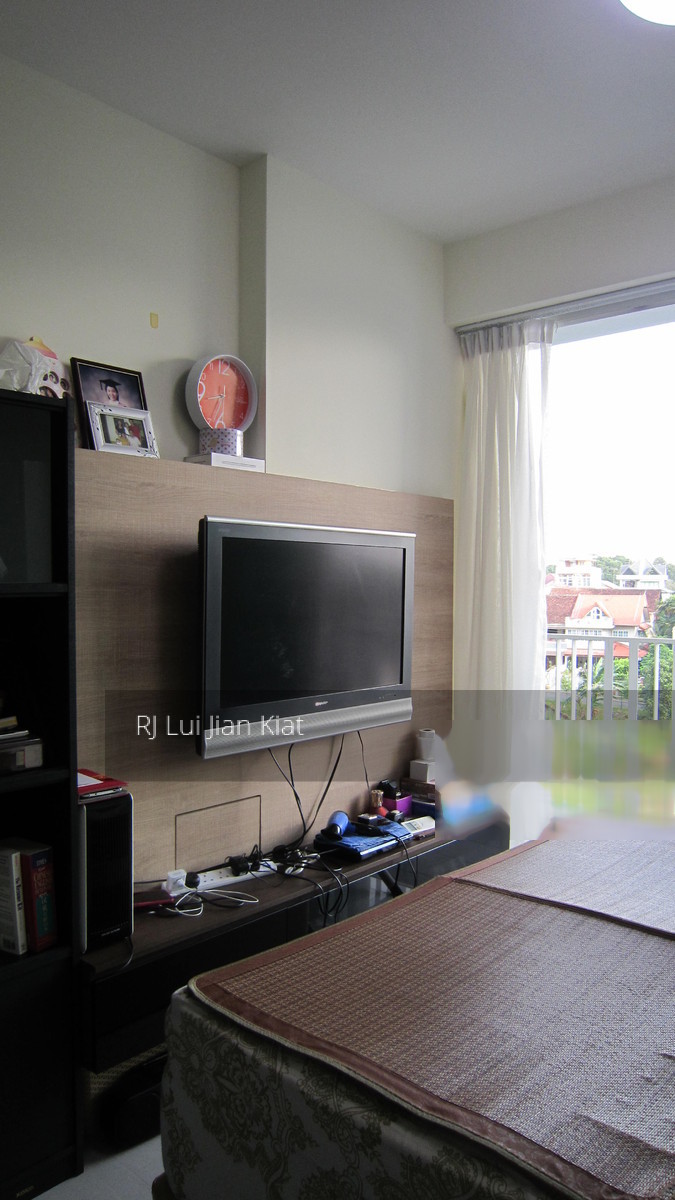 1 Canberra (D27), Condominium #150661072